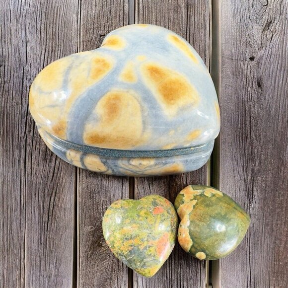 Vintage Hand Made Carved Jasper Heavy Stone Marble Heart Trinket Holder W Hearts - Picture 1 of 16